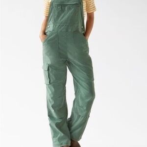 Duluth trading co. Women’s Green Utility Overalls - Casual Cargo Jeans
